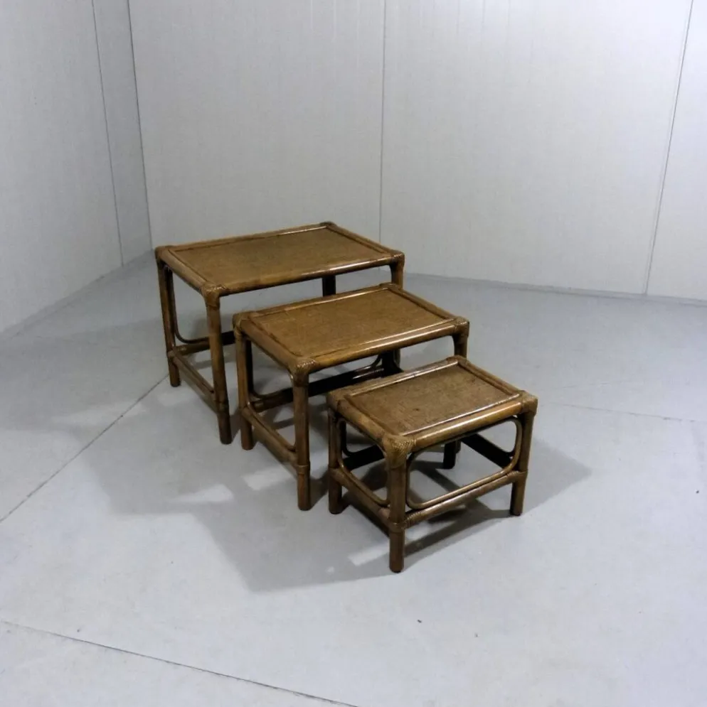 Tables gigognes en rotin, années 1970