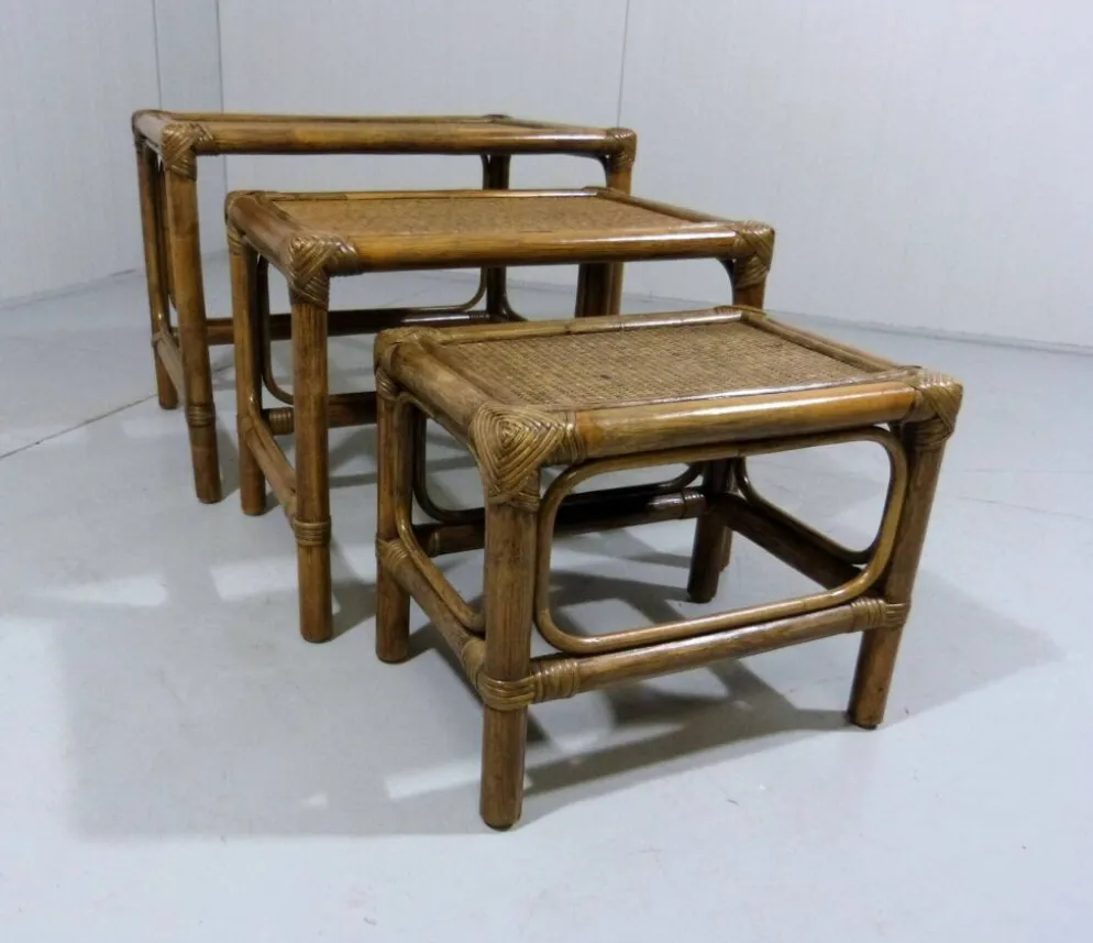 Tables gigognes en rotin, années 1970