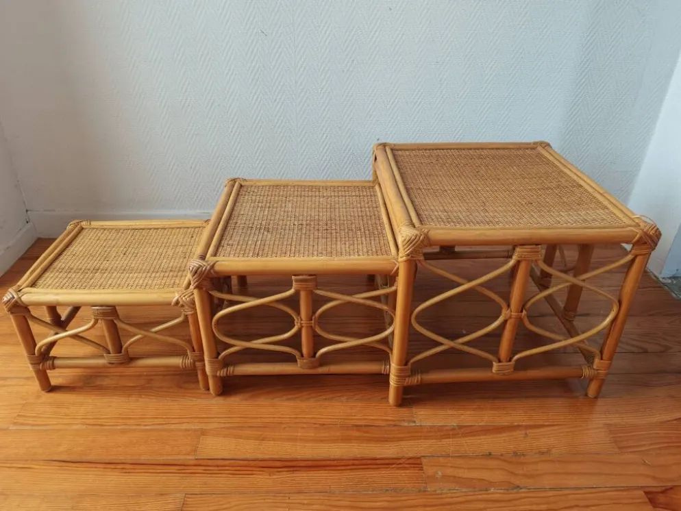 Tables gigognes en rotin et cannage – Esprit Riviera – Vers 1970/80