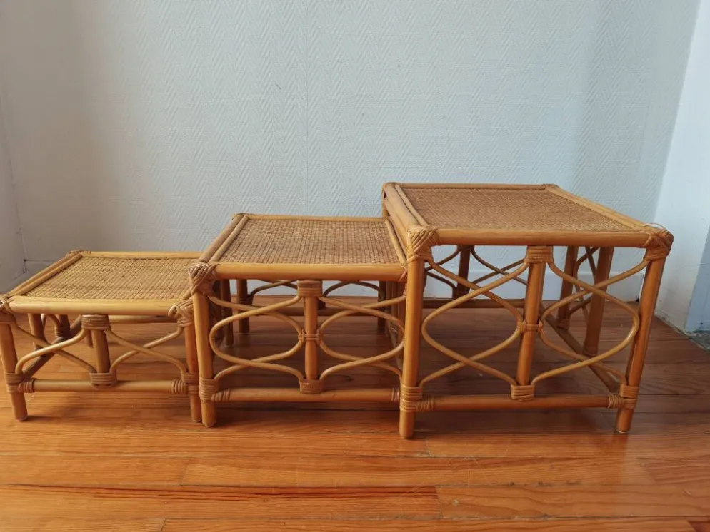 Tables gigognes en rotin et cannage – Esprit Riviera – Vers 1970/80