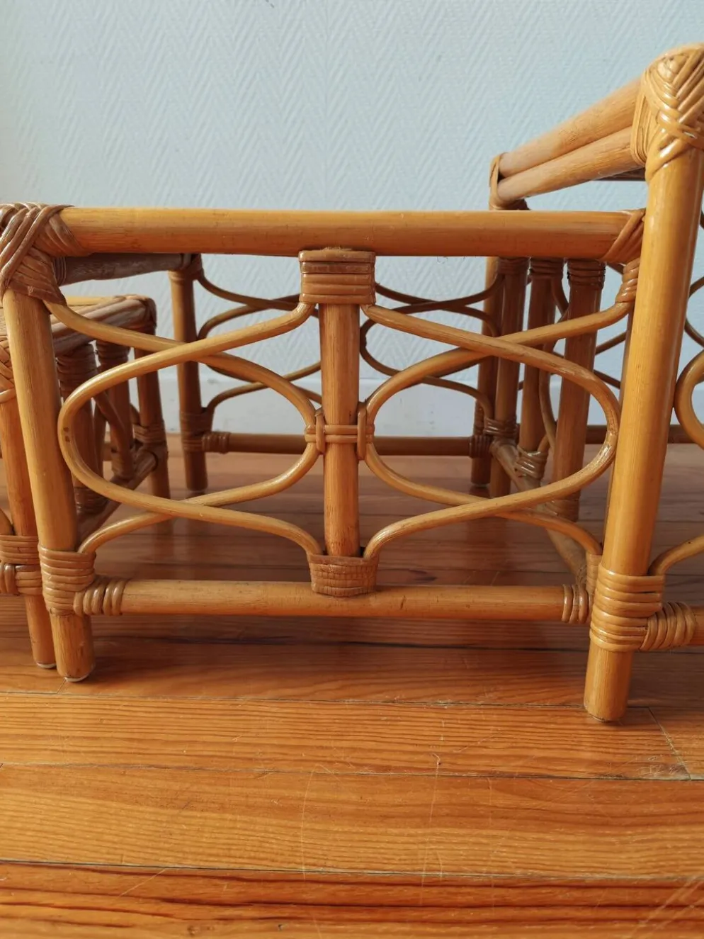 Tables gigognes en rotin et cannage – Esprit Riviera – Vers 1970/80