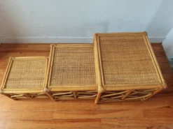 Tables gigognes en rotin et cannage – Esprit Riviera – Vers 1970/80