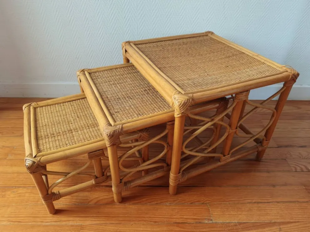 Tables gigognes en rotin et cannage – Esprit Riviera – Vers 1970/80