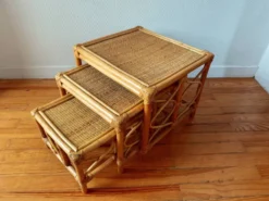 Tables gigognes en rotin et cannage – Esprit Riviera – Vers 1970/80