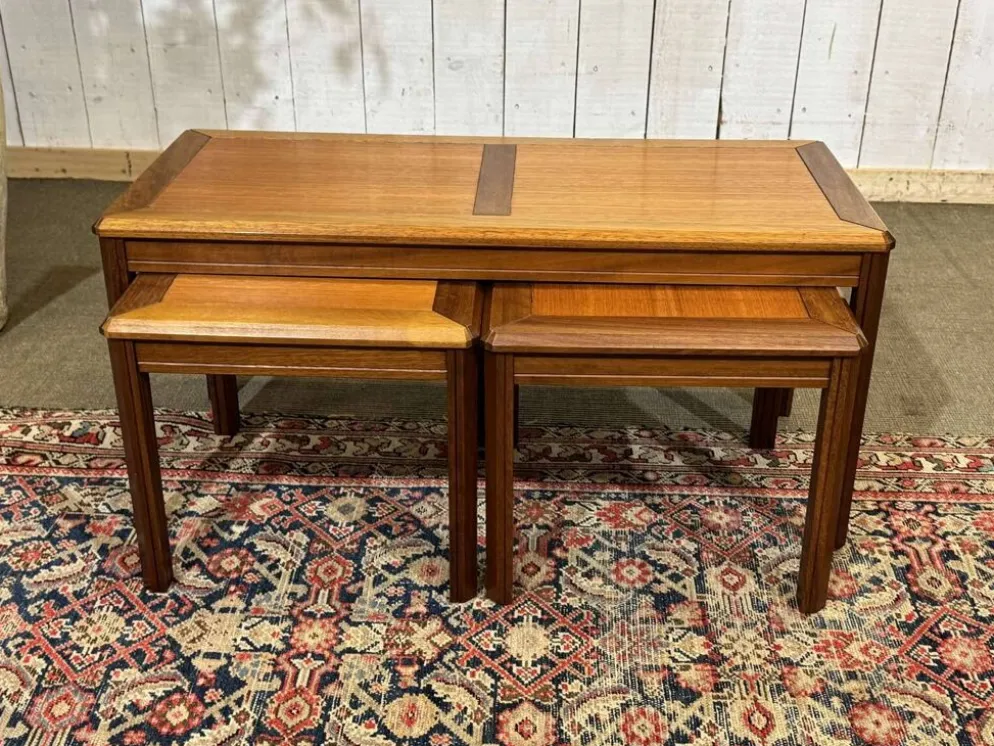 3 tables gigognes en teck, années 1970