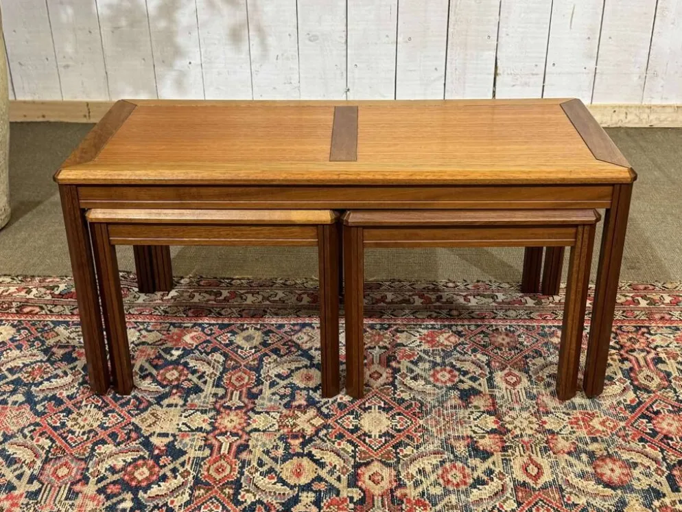 3 tables gigognes en teck, années 1970