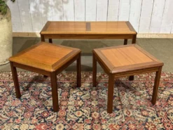 3 tables gigognes en teck, années 1970