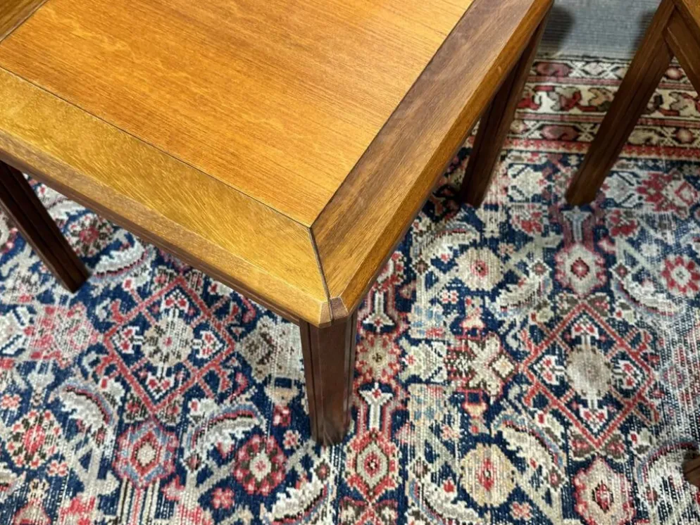 3 tables gigognes en teck, années 1970