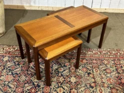 3 tables gigognes en teck, années 1970