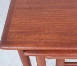 Tables gigognes en teck au design danois, années 1960