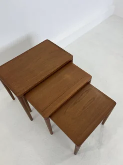 Tables gigognes en teck, Danemark, années 1960, lot de 3