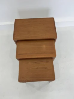 Tables gigognes en teck, Danemark, années 1960, lot de 3