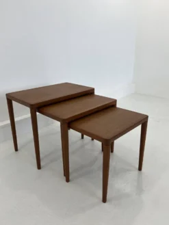 Tables gigognes en teck, Danemark, années 1960, lot de 3