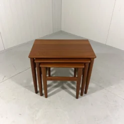 Tables gigognes en teck Danemark années 1960