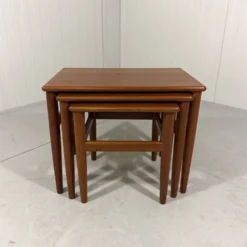 Tables gigognes en teck Danemark années 1960