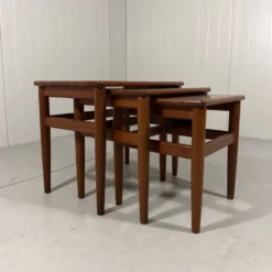 Tables gigognes en teck Danemark années 1960