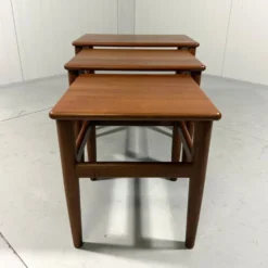 Tables gigognes en teck Danemark années 1960