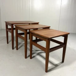 Tables gigognes en teck Danemark années 1960