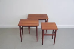 3 tables gigognes en teck, Danemark 1960