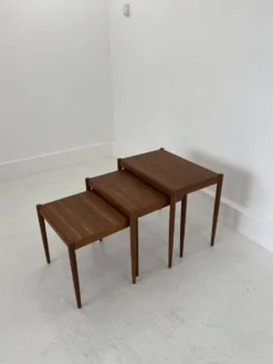 Tables gigognes en teck, Danemark, années 1960, lot de 3