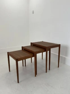 Tables gigognes en teck, Danemark, années 1960, lot de 3