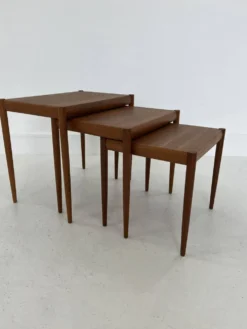 Tables gigognes en teck, Danemark, années 1960, lot de 3
