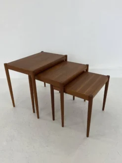 Tables gigognes en teck, Danemark, années 1960, lot de 3