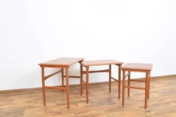 Tables gigognes en teck danois des années 50, ensemble de 3