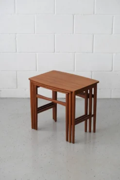 Tables gigognes en teck danois
