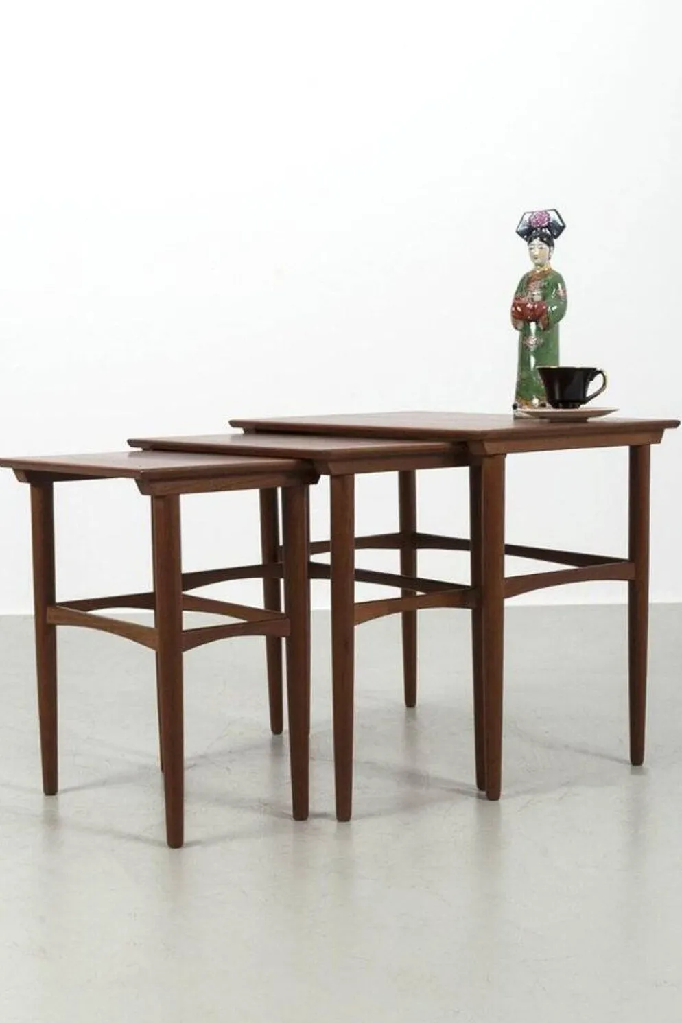 Tables gigognes en teck danois, ensemble de 3