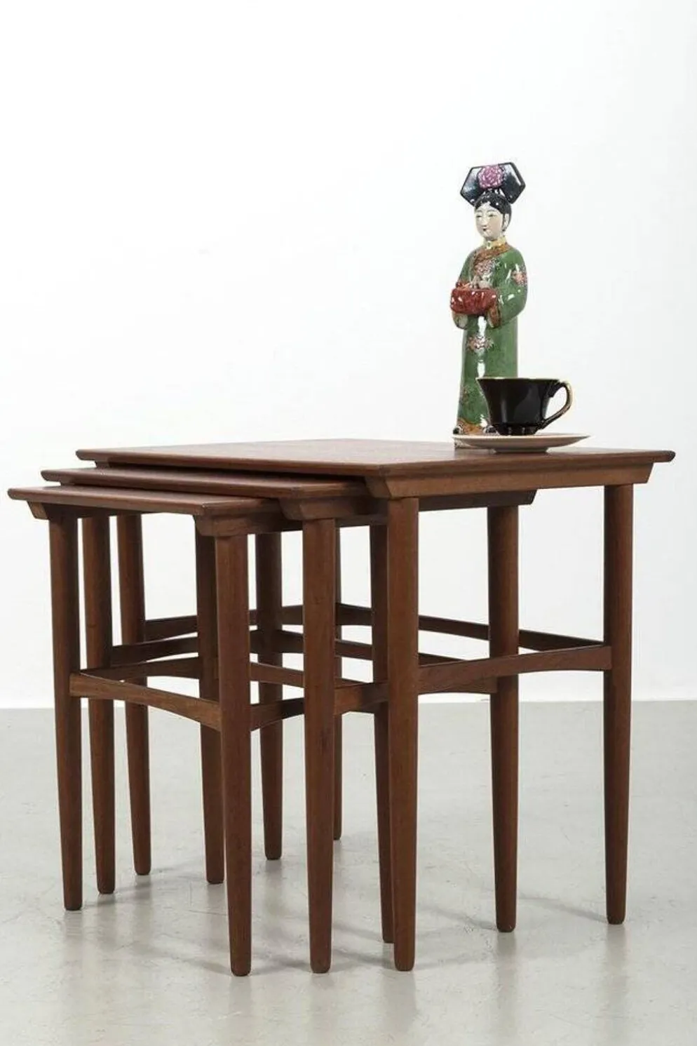 Tables gigognes en teck danois, ensemble de 3