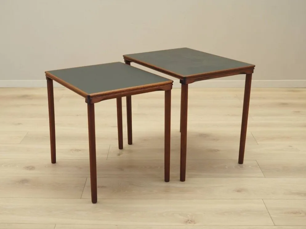 Tables gigognes en teck, design danois, années 1970, production : Danemark