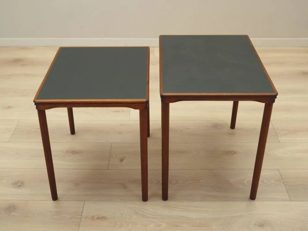 Tables gigognes en teck, design danois, années 1970, production : Danemark