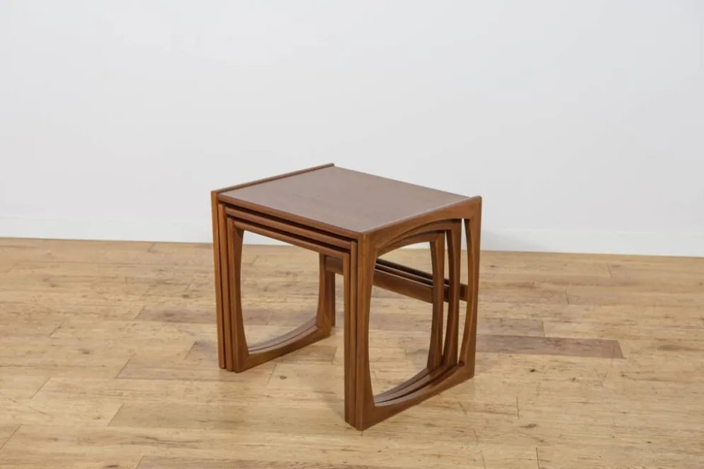 Tables gigognes en teck de style mid-century modern conçues par R. Bennett pour G-Plan, Royaume-Uni, années 1960.