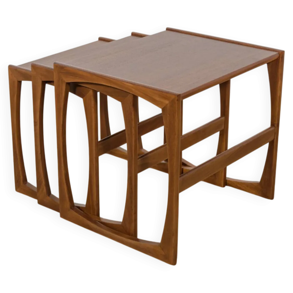 Tables gigognes en teck de style mid-century modern conçues par R. Bennett pour G-Plan, Royaume-Uni, années 1960.