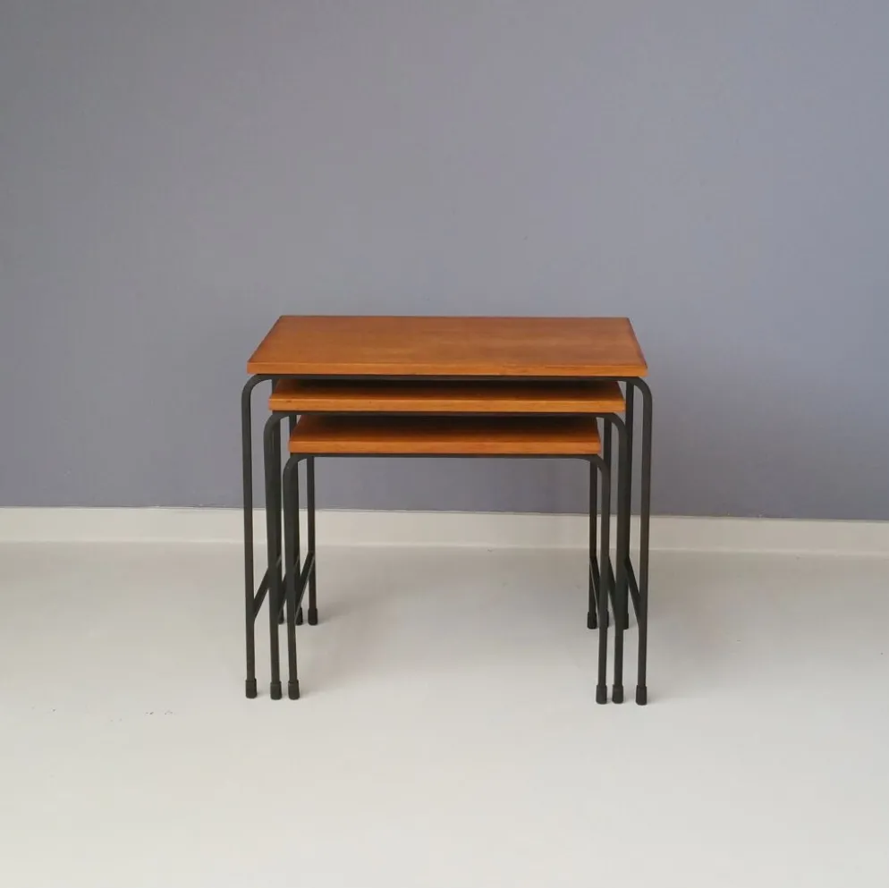 Tables gigognes en teck et en métal, 1950
