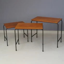Tables gigognes en teck et en métal, 1950