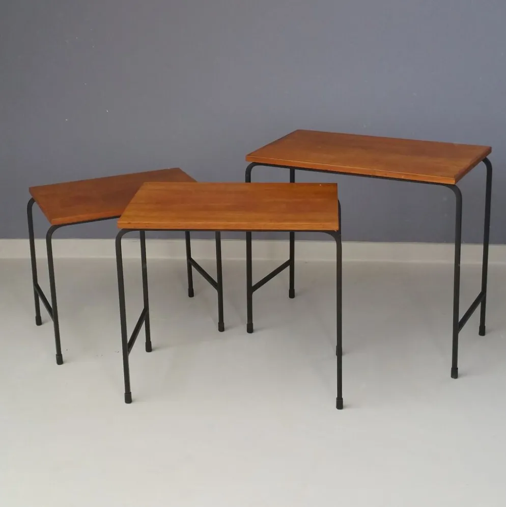 Tables gigognes en teck et en métal, 1950