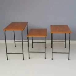 Tables gigognes en teck et en métal, 1950