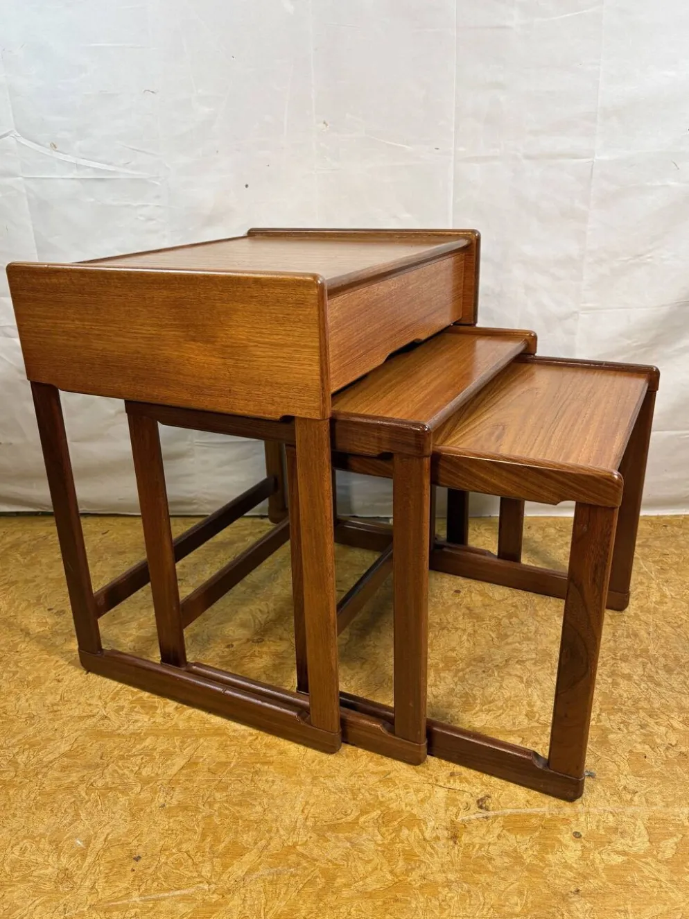 Tables gigognes en teck G Plan vintage | Années 1960 | Détail de tiroir rare | Britannique M