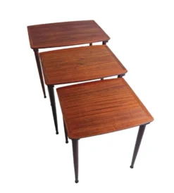 Tables gigognes en teck ×3, J. Aakjær Jørgensen, Danemark années 60