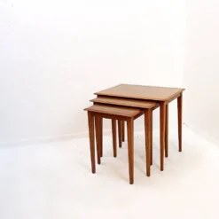 Tables gigognes en teck mid-century modern - années 1960
