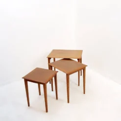 Tables gigognes en teck mid-century modern - années 1960