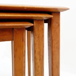 Tables gigognes en teck mid-century modern - années 1960