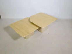 Tables gigognes en travertin, ensemble de 2, années 1970
