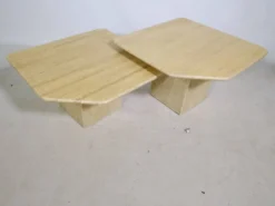 Tables gigognes en travertin, ensemble de 2, années 1970