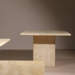 3 tables gigognes en travertin, Italie années 1970