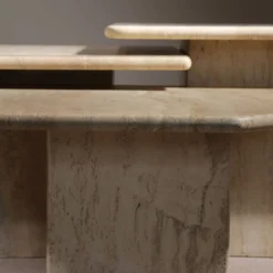 3 tables gigognes en travertin, Italie années 1970