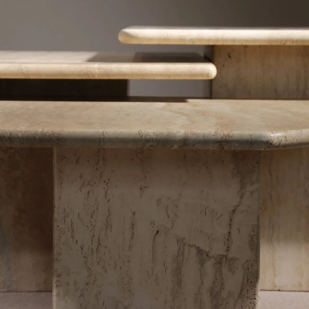 3 tables gigognes en travertin, Italie années 1970
