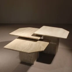 3 tables gigognes en travertin, Italie années 1970